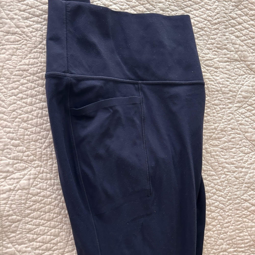 Athleta Salutation Stash 7/8 Leggings